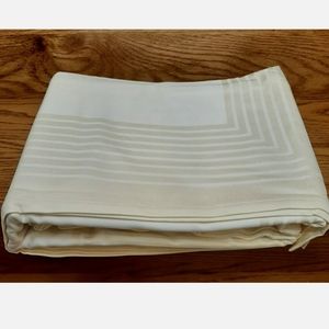 Wamsutta Chatham Buttercream yellow 68" x 119" Cotton Tablecloth